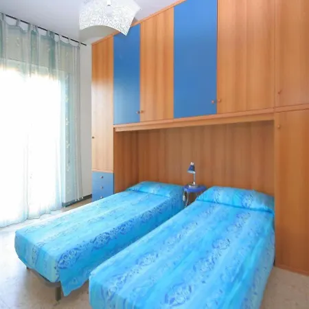 Xxv Aprile 2 Int 10 Frontemare 3